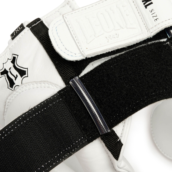 Casco de pomulos profesional Leone 1947 "The Greatest" CS443 blanco