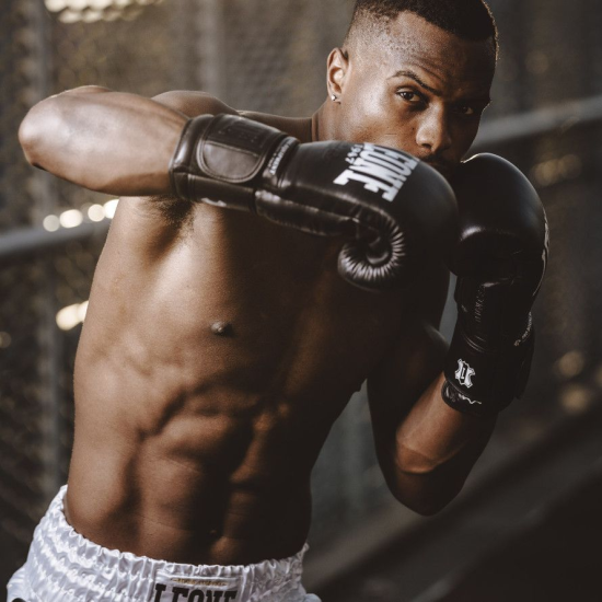 Guantes de Boxeo Leone 1947 "The Greatest" Color Negro GN111