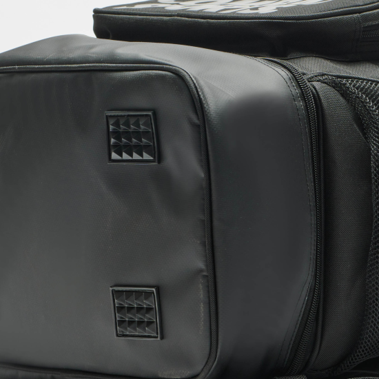 Mochila Leone 1947 "Ambassador" Color negro AC952