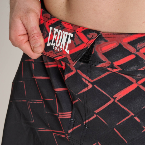 Shorts de MMA Leone 1947 "Cage" rojo.negro AB975